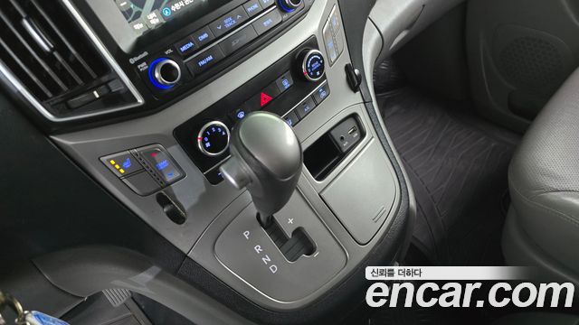 Hyundai Starex 2017 — photo 9