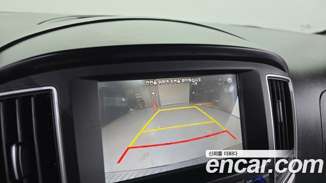 Hyundai Starex 2017 — photo 15