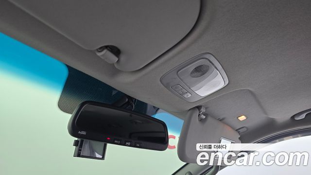 Hyundai Starex 2017 — photo 19