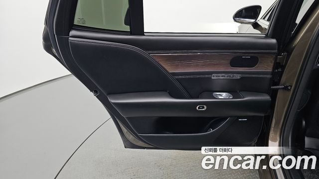 Genesis G90 2022 — photo 15