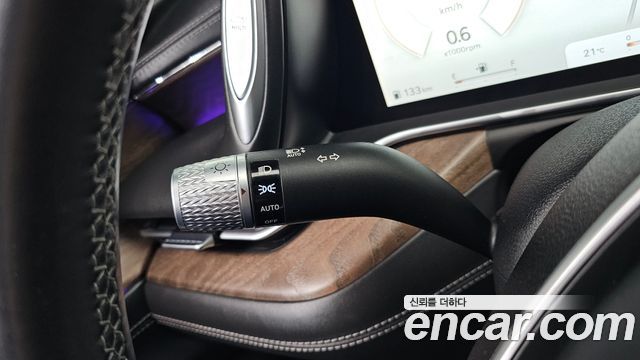 Genesis G90 2022 — photo 28