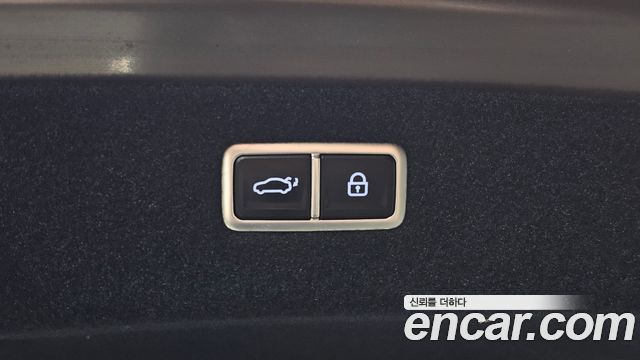 Genesis G90 2022 — photo 36