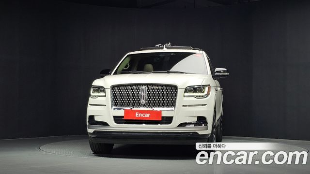 Lincoln Navigator 2022 — photo 3