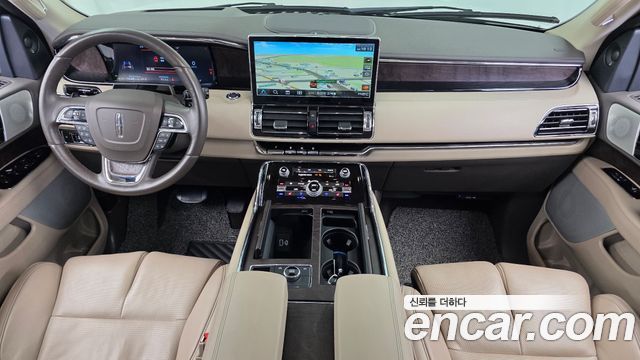 Lincoln Navigator 2022 — photo 10