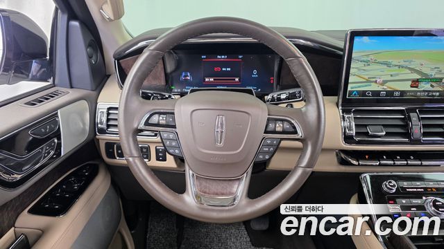 Lincoln Navigator 2022 — photo 19