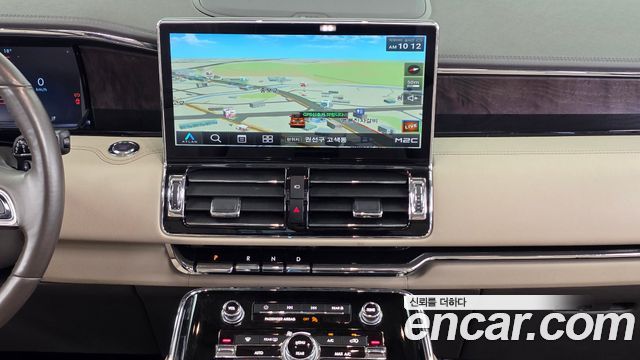 Lincoln Navigator 2022 — photo 20