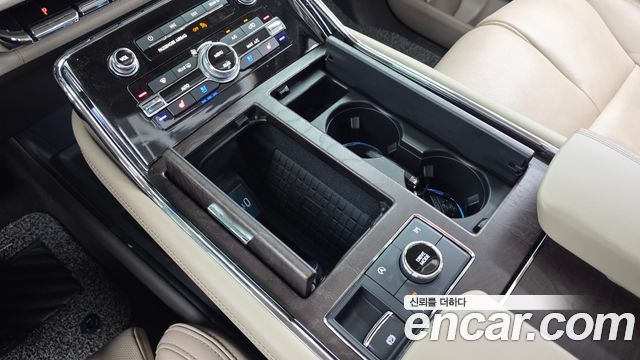 Lincoln Navigator 2022 — photo 31