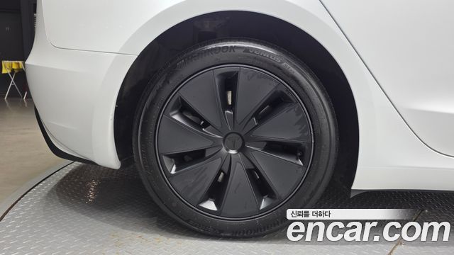 Tesla Model 3 2025 — photo 5
