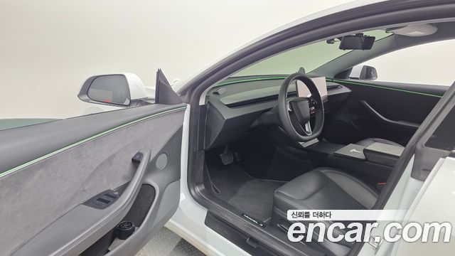 Tesla Model 3 2025 — photo 10