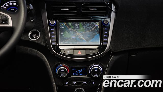 Hyundai Accent 2016 — photo 19