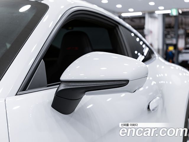 Porsche 911 2025 — photo 13