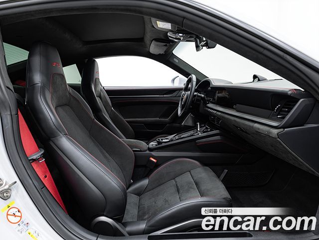 Porsche 911 2025 — photo 15