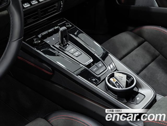 Porsche 911 2025 — photo 18