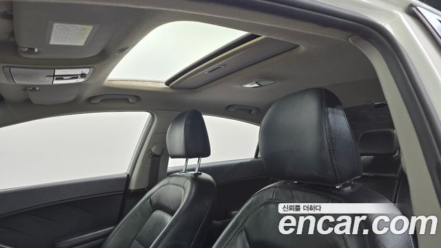 Kia K3 2015 — photo 17