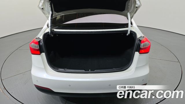 Kia K3 2015 — photo 18