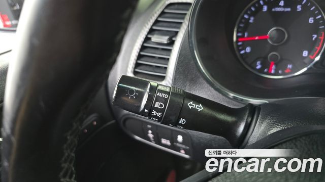 Kia K3 2015 — photo 20