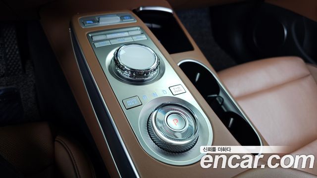 Genesis GV70 2022 — photo 12