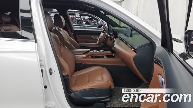 Genesis GV70 2022 — photo 17