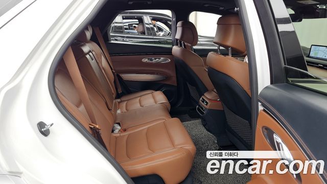 Genesis GV70 2022 — photo 18