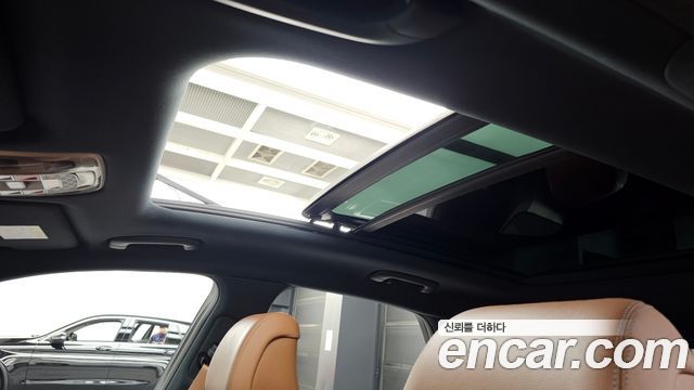 Genesis GV70 2022 — photo 25