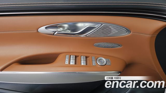 Genesis GV70 2022 — photo 29