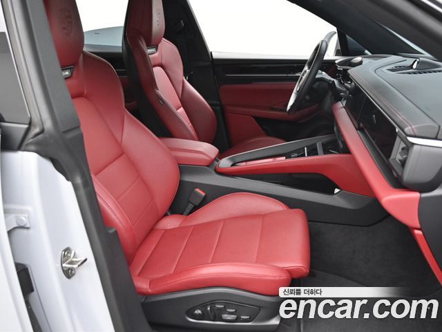 Porsche Macan 2025 — photo 10
