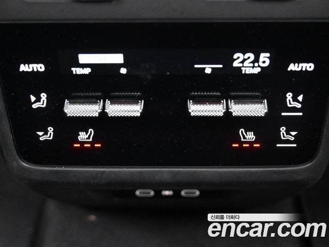 Porsche Macan 2025 — photo 16