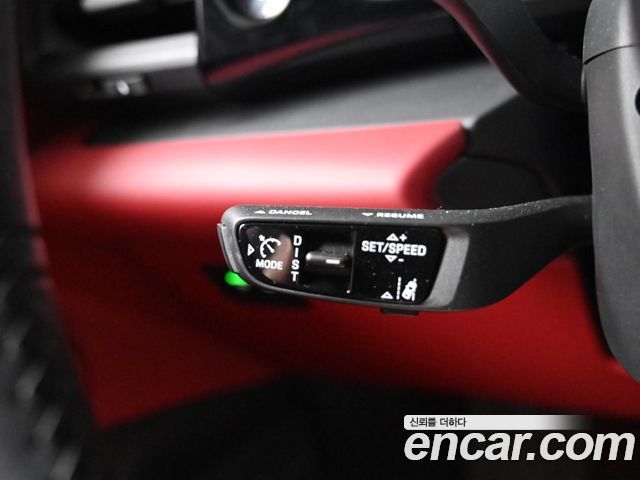 Porsche Macan 2025 — photo 18