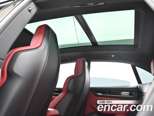 Porsche Macan 2025 — photo 19