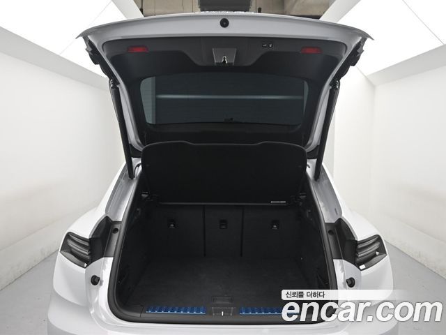 Porsche Macan 2025 — photo 20