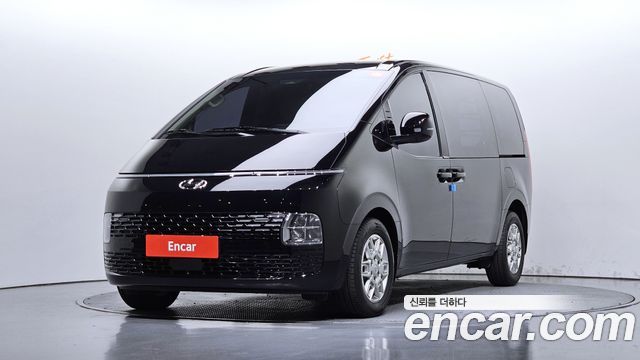 Hyundai Staria 2024 — photo 1