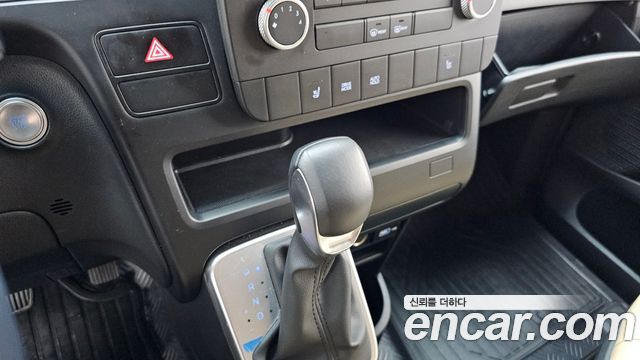 Hyundai Staria 2024 — photo 12