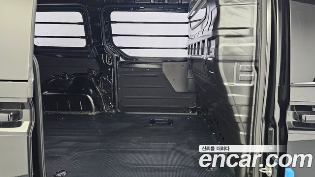 Hyundai Staria 2024 — photo 18