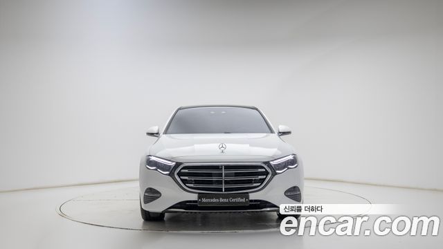 Mercedes-Benz E-Class 2026 — photo 3