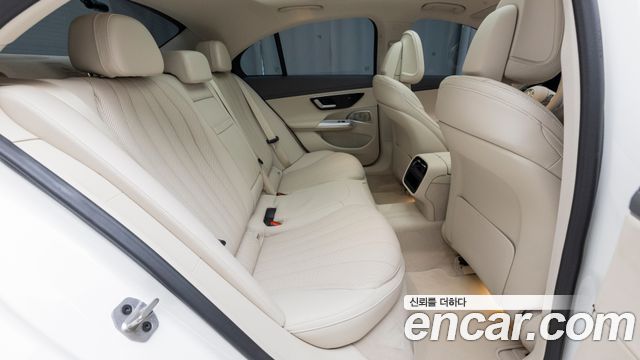 Mercedes-Benz E-Class 2026 — photo 11