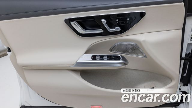 Mercedes-Benz E-Class 2026 — photo 12