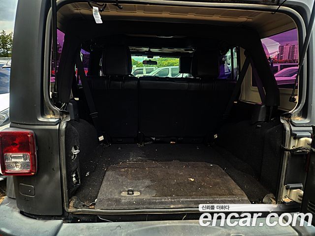Jeep Wrangler 2010 — photo 7