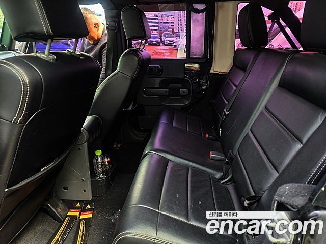 Jeep Wrangler 2010 — photo 8