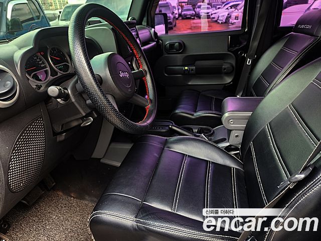 Jeep Wrangler 2010 — photo 12