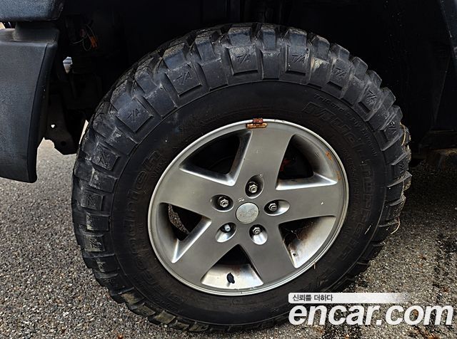 Jeep Wrangler 2010 — photo 15