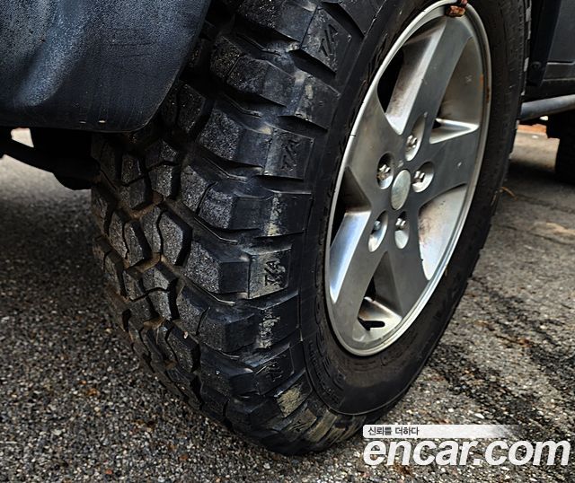 Jeep Wrangler 2010 — photo 16