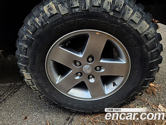 Jeep Wrangler 2010 — photo 17