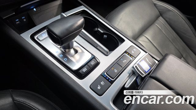 Genesis G80 2017 — photo 12