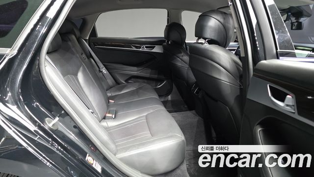 Genesis G80 2017 — photo 18
