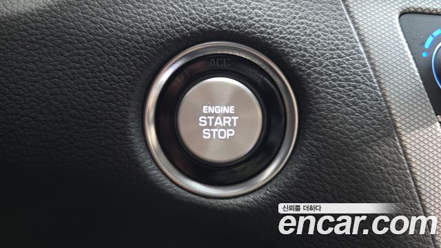 Genesis G80 2017 — photo 25