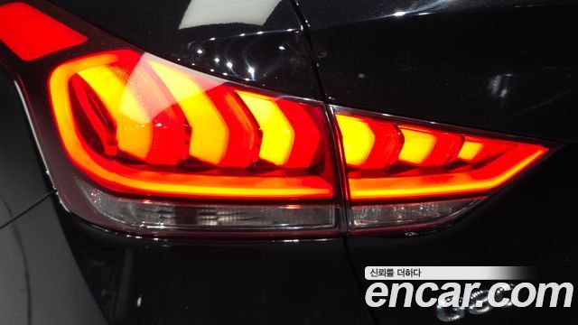 Genesis G80 2017 — photo 9