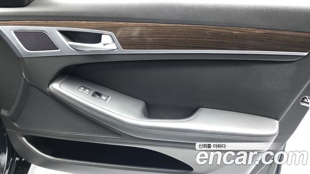 Genesis G80 2017 — photo 14