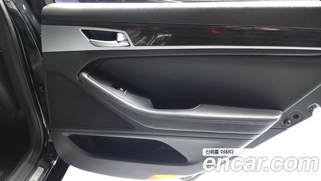 Genesis G80 2017 — photo 15