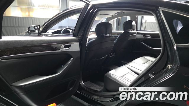 Genesis G80 2017 — photo 16
