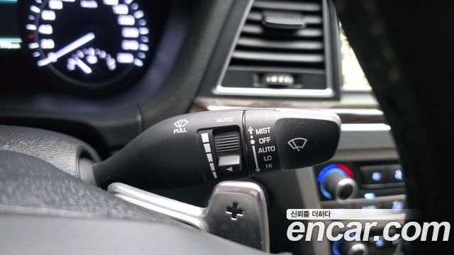 Genesis G80 2017 — photo 28